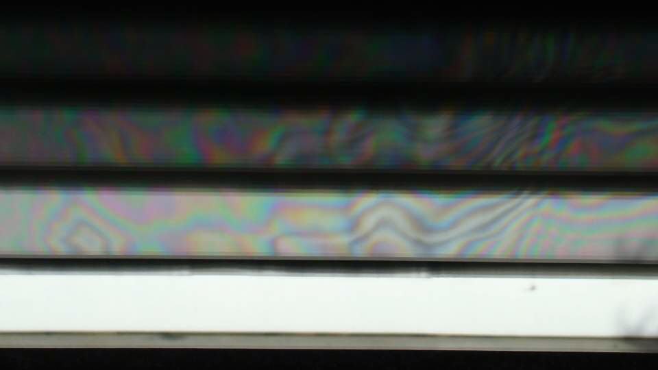 Interferenzmuster an Zweischeiben-Isolierglas
