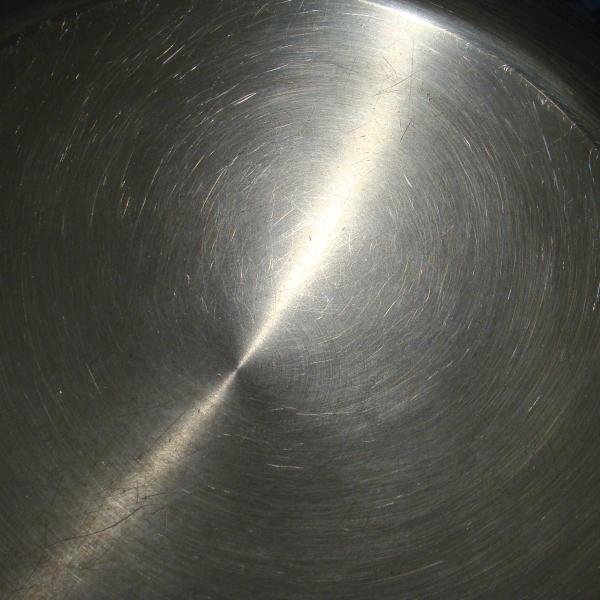 frying pan, light rings, glitter path